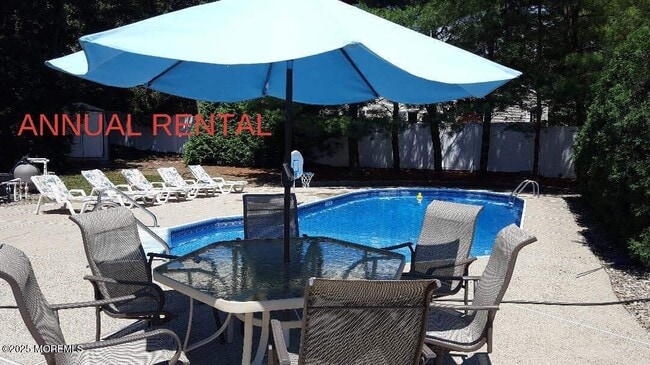 property at 1210 Tuxedo Pl