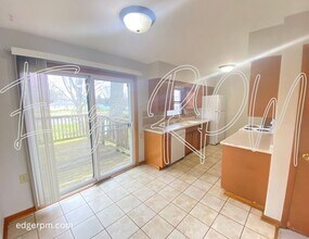 1702 Hammond Ave in Waterloo, IA - Building Photo - Building Photo