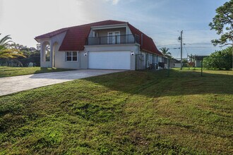 1250 SW San Antonio Ave in Port St. Lucie, FL - Building Photo - Building Photo