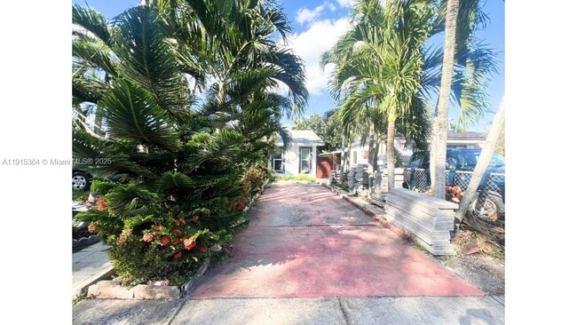 6481 SW 39th Terrace in Miami, FL - Building Photo - Building Photo