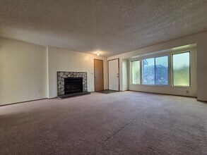 16927 7th Ave E in Spanaway, WA - Building Photo - Building Photo