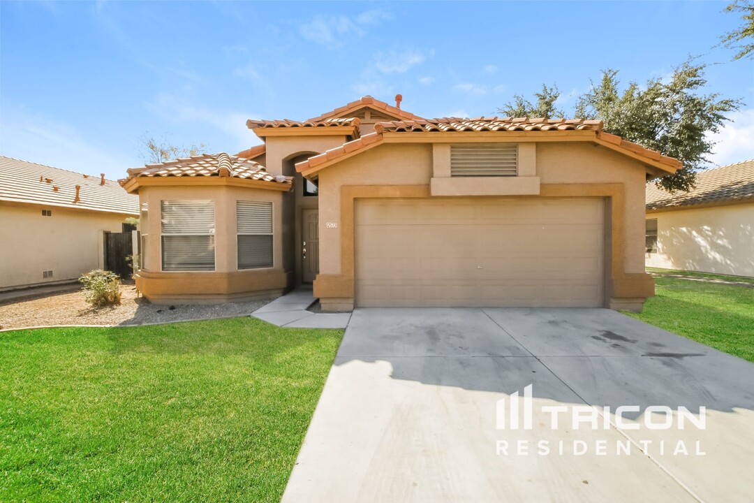 12573 Desert Flower Rd in Avondale, AZ - Building Photo