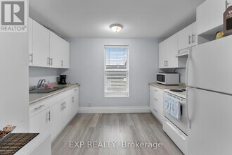 5858 Ferry St in Niagara Falls, ON - Building Photo - Building Photo