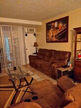 1271 Poplar Ave in Memphis, TN - Building Photo - Building Photo
