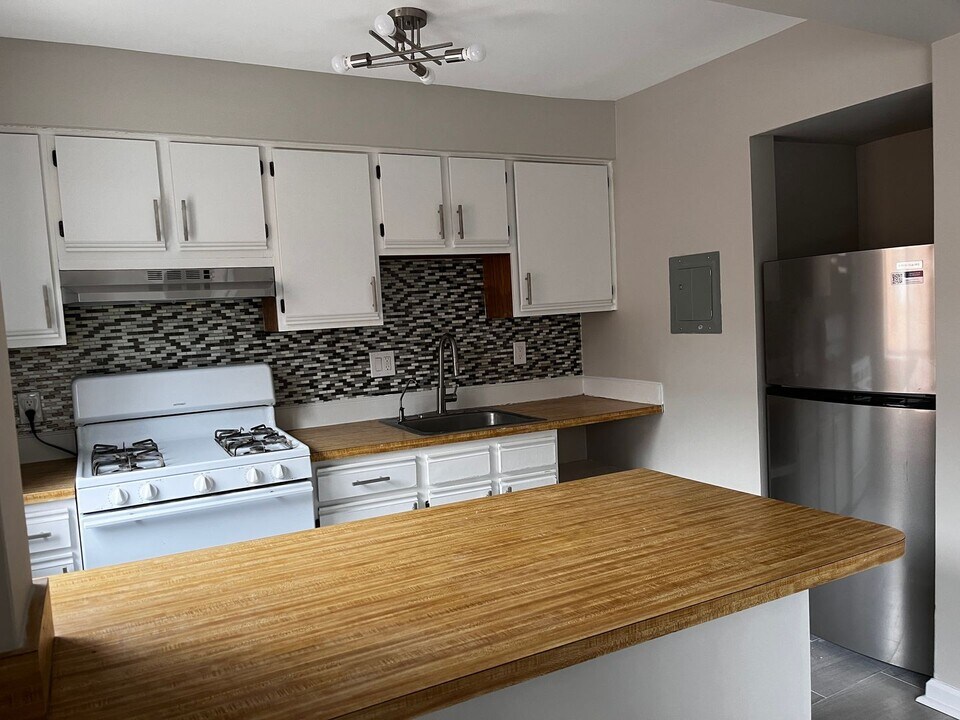 4717 1st St SW in Washington, DC - Building Photo