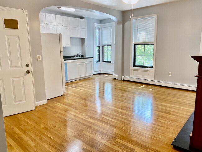 235 N Beacon St in Boston, MA - Building Photo - Building Photo