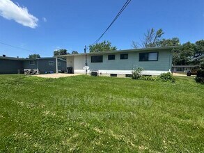 730 Crabapple Ln in Florissant, MO - Building Photo - Building Photo