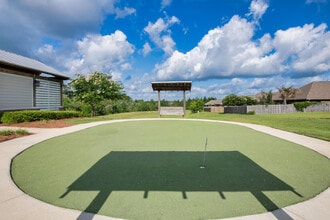 7814 Burnside Lp in Pensacola, FL - Foto de edificio - Building Photo