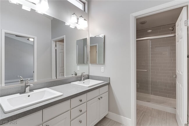 20 Fantasia Ln in Henderson, NV - Building Photo - Building Photo