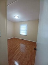 1112 Irving Ave in Rockford, IL - Building Photo - Building Photo