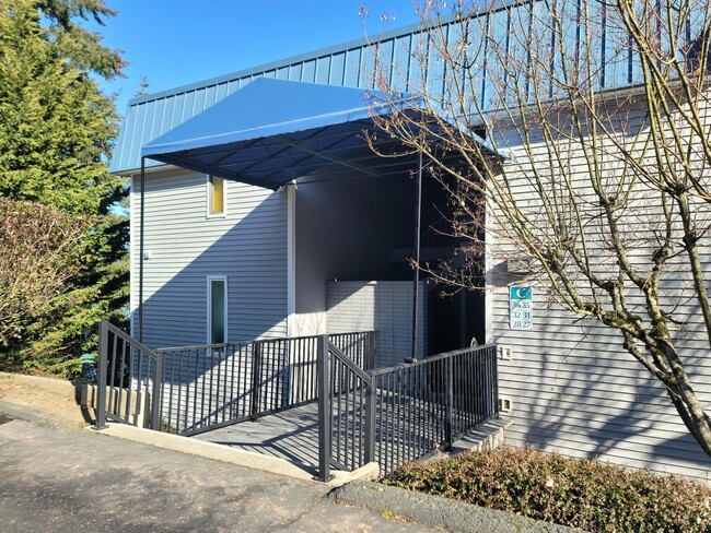 924 Shorewood Dr in Bremerton, WA - Building Photo - Building Photo