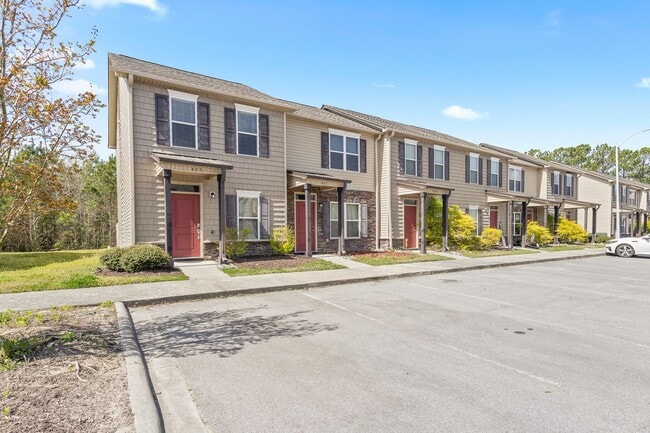 425 Sullivan Loop Rd in Piney Green, NC - Building Photo - Building Photo