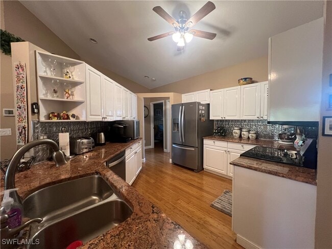 property at 975 Partridge Cir