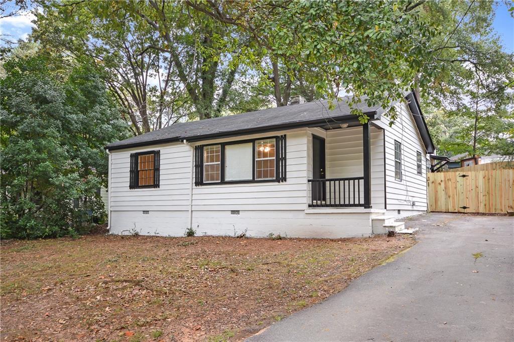 1877 Sumter St NW in Atlanta, GA - Building Photo