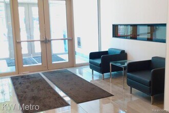 350 N Main St in Royal Oak, MI - Building Photo - Building Photo