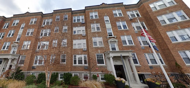 1 Langdon Sq, Unit 5