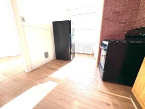 79 Pamrapo Ave in Jersey City, NJ - Building Photo - Building Photo