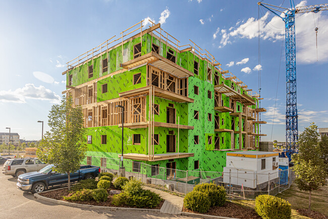 Three Robins in Sherwood Park, AB - Building Photo - Building Photo