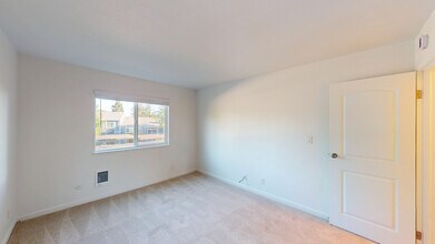 551 Alameda del Prado in Novato, CA - Building Photo - Building Photo