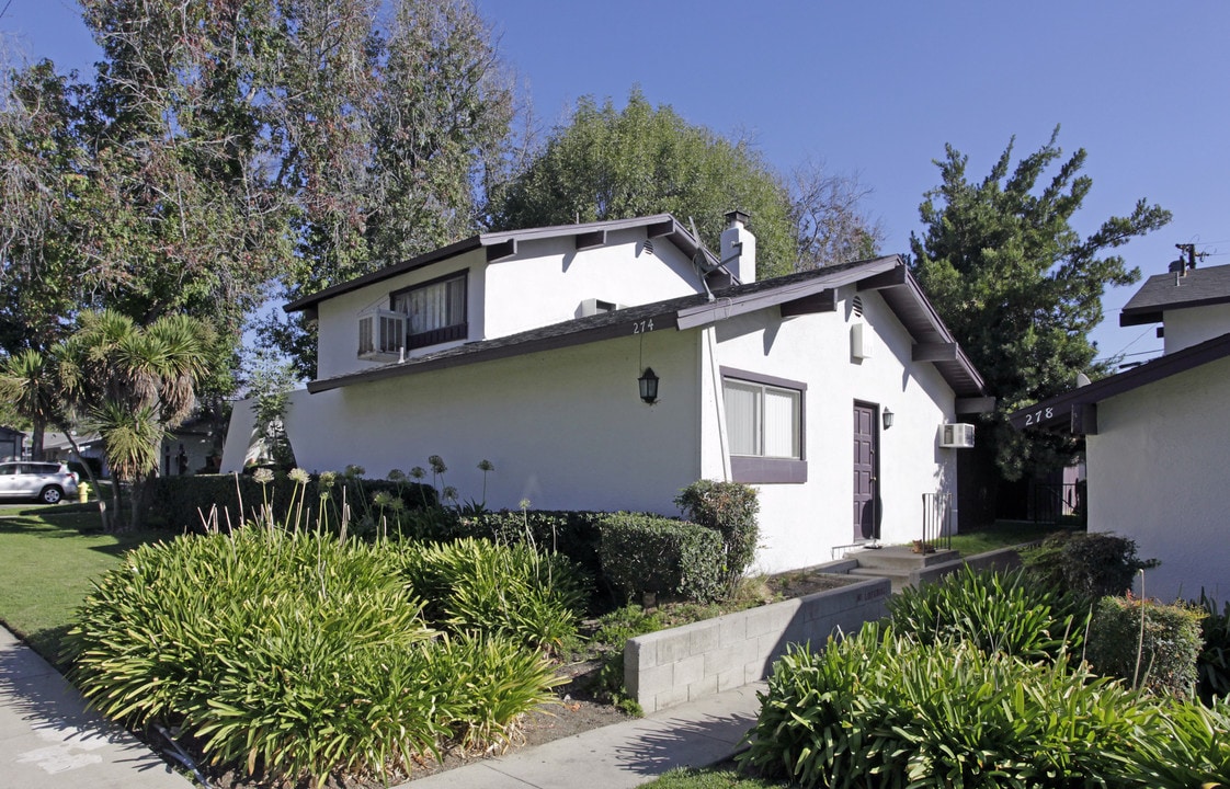 Casa Del Rey Apartments in Upland, CA - Building Photo