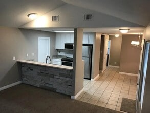 1055 Vermont Ave in Turlock, CA - Building Photo - Building Photo