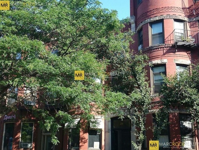 295 Newbury St in Boston, MA - Building Photo - Building Photo