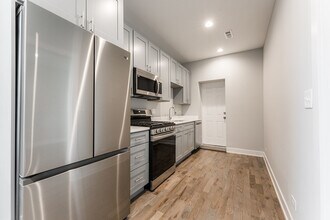 926 W 32nd Pl in Chicago, IL - Foto de edificio - Building Photo