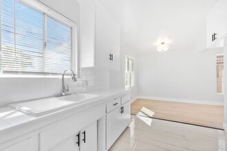 11126 Crenshaw Blvd in Inglewood, CA - Building Photo - Building Photo