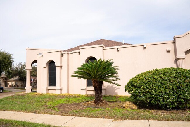 8801 Justice Dr in Laredo, TX - Building Photo - Building Photo