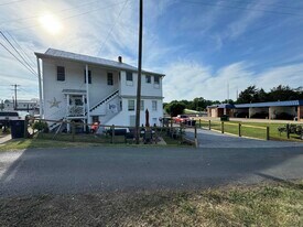 361 E Main St in Stanley, VA - Building Photo