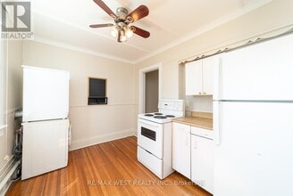 975 Broadview Ave in Toronto, ON - Building Photo - Building Photo