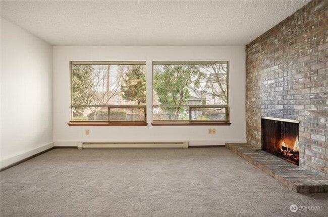 3033 21st Ave W, Unit B - Lower Unit in Seattle, WA - Foto de edificio - Building Photo