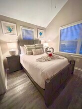 7036 Harbor Village Dr in Marathon, FL - Building Photo - Building Photo