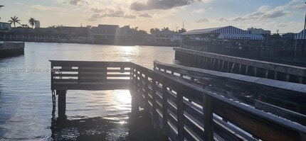 2069 S Ocean Dr in Hallandale Beach, FL - Building Photo - Building Photo