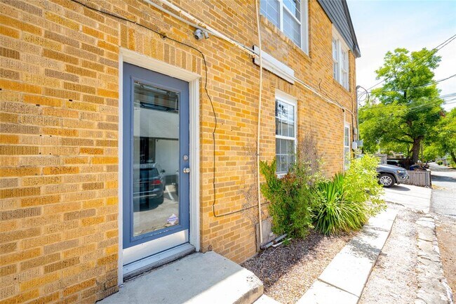 807 W 12th St in Austin, TX - Building Photo - Building Photo
