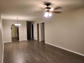 2410 Woodoak Ct in Irving, TX - Building Photo - Building Photo