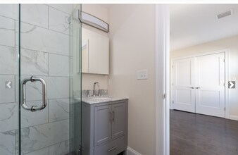 39 Harvard St, Unit 1 in Medford, MA - Foto de edificio - Building Photo