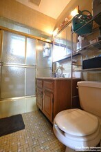 51 Beechcroft St, Unit 2 in Boston, MA - Foto de edificio - Building Photo