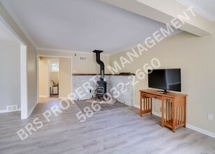 1977 Swaranne Dr in West Bloomfield Township, MI - Building Photo - Building Photo