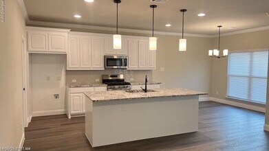 212 Navajo Trail in Alvarado, TX - Building Photo - Building Photo