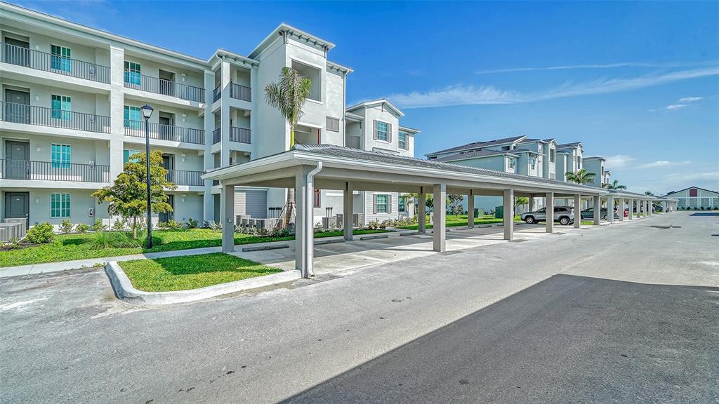 12180 Wellen Golf St in Venice, FL - Building Photo