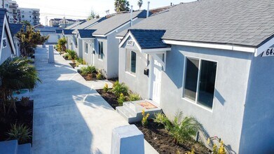 6429 1/2 S Victoria Ave in Los Angeles, CA - Building Photo - Building Photo