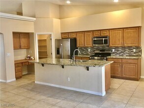 10629 Bella Ordaz Way in Las Vegas, NV - Building Photo - Building Photo