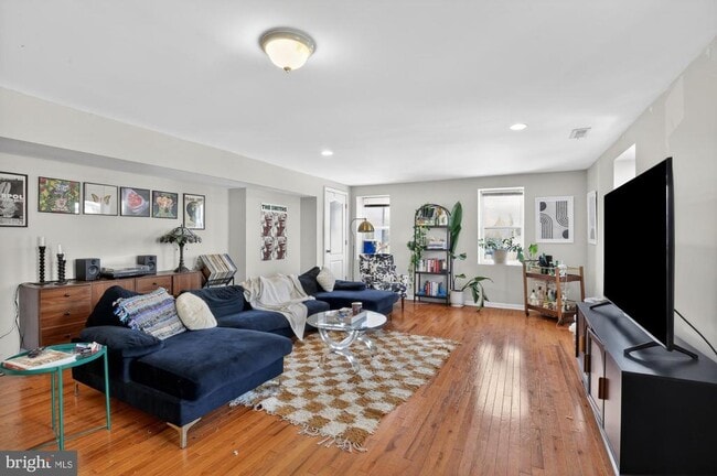 1127 E Susquehanna Ave in Philadelphia, PA - Building Photo - Building Photo