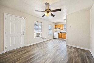 1115 Cullin Ave in San Antonio, TX - Building Photo