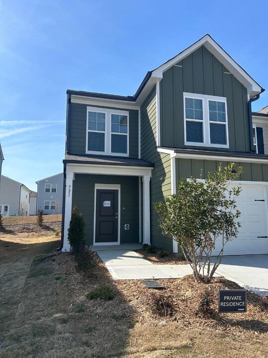 721 Ambrose Hl Ln in Wendell, NC - Building Photo