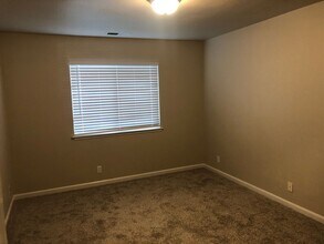 1165 Dog Leg Dr in Chico, CA - Building Photo - Building Photo