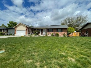 333 Ridge Rd in Orem, UT - Foto de edificio - Building Photo