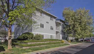 Towne Square Apartments in Boise, ID - Building Photo - Building Photo