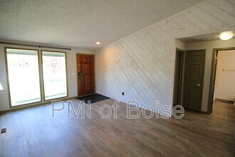 3357 S Williamsburg Way in Boise, ID - Building Photo - Building Photo